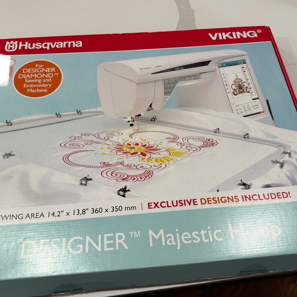 NWT IN BOX Husqvarna Viking Designer Majestic Hoop with CD